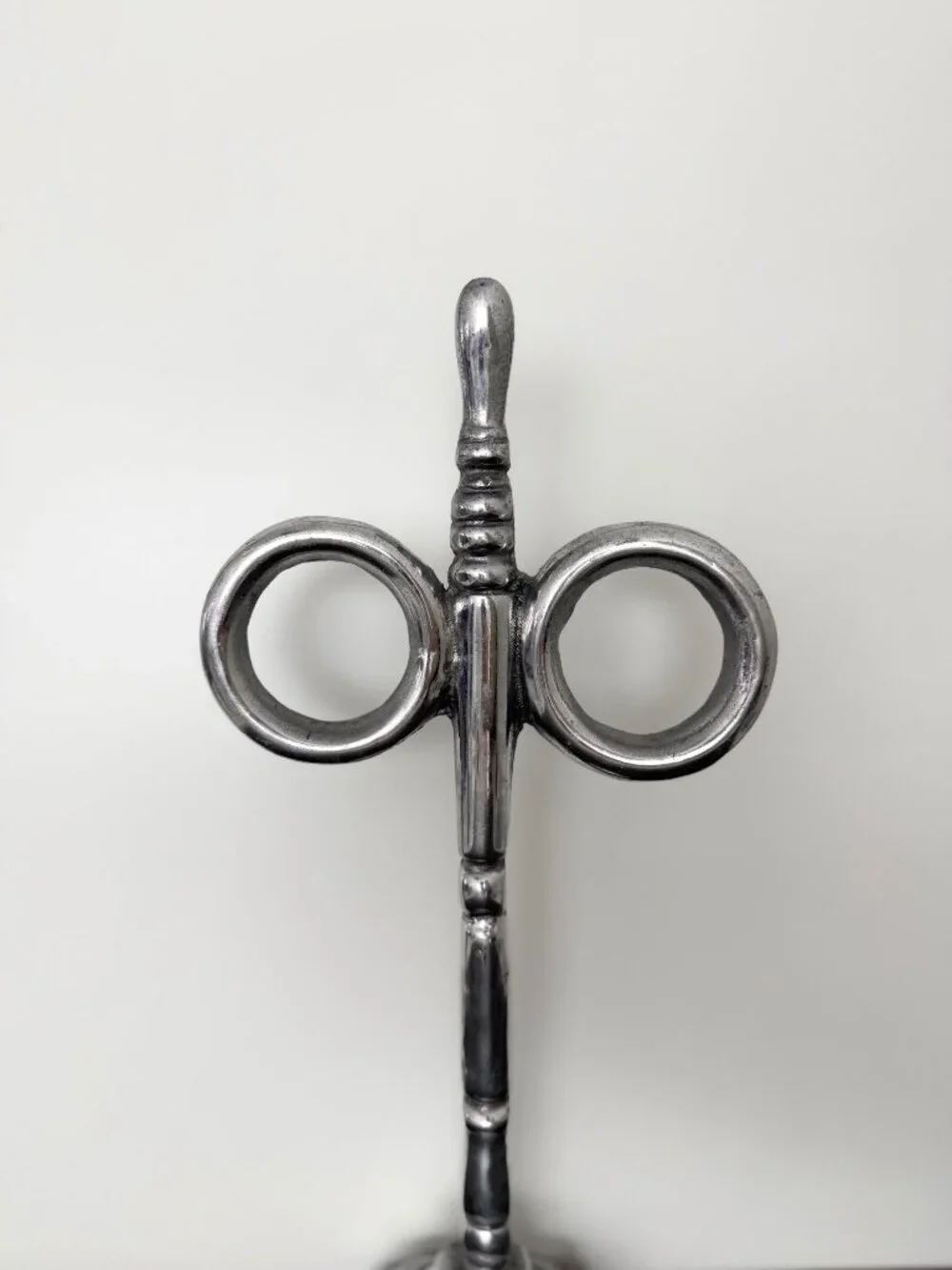 Vintage Scissor Shaped Freestanding Double Ring Towel Holder Cast Aluminum